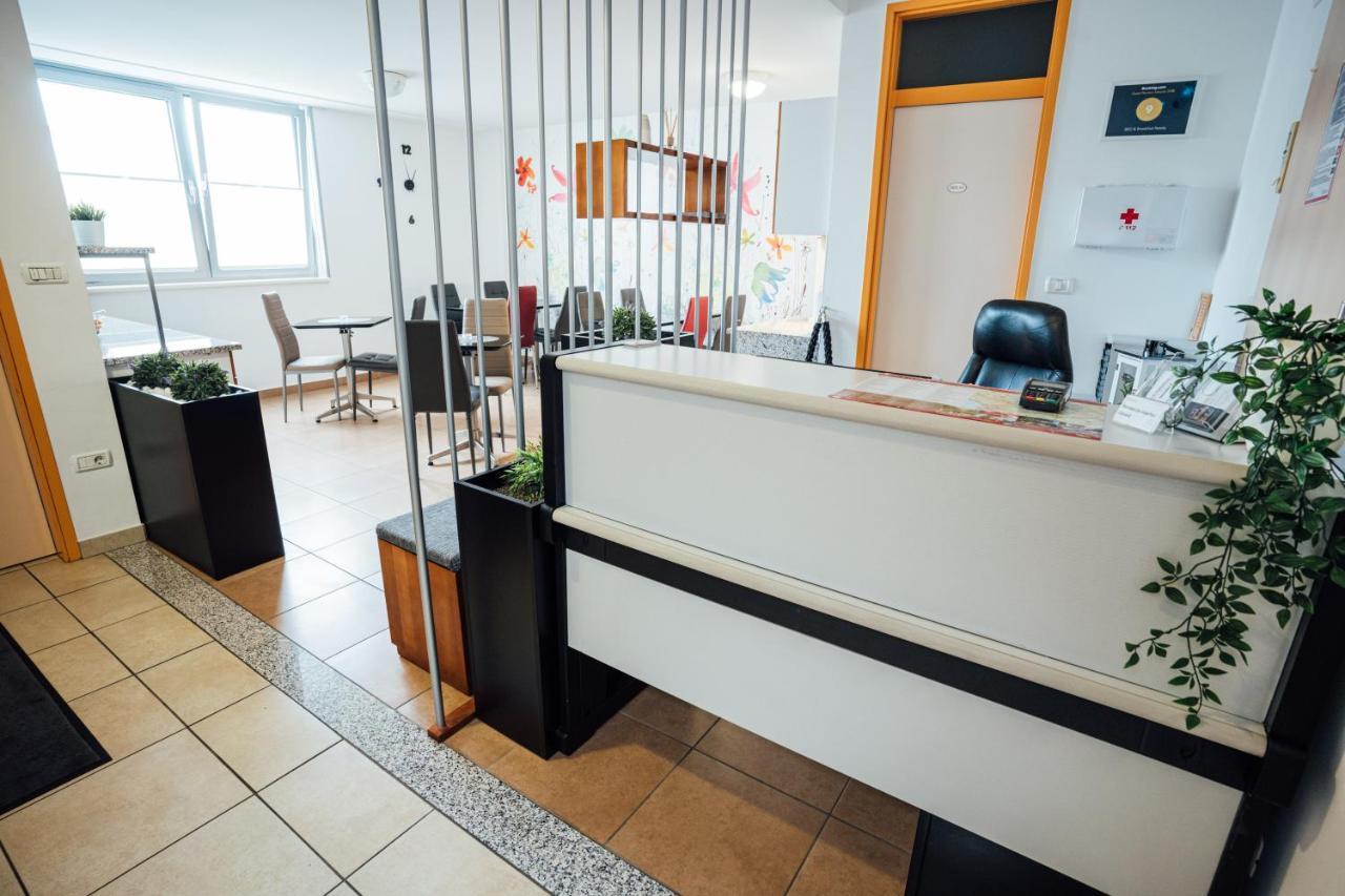 Sobe Rooms Nataly 세자나 외부 사진